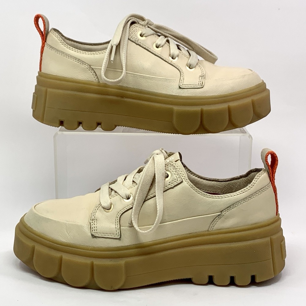 Sorel Boots Women's 8.5 Caribou X Low Leather Platform NL5017-165 Beige Lug Sole